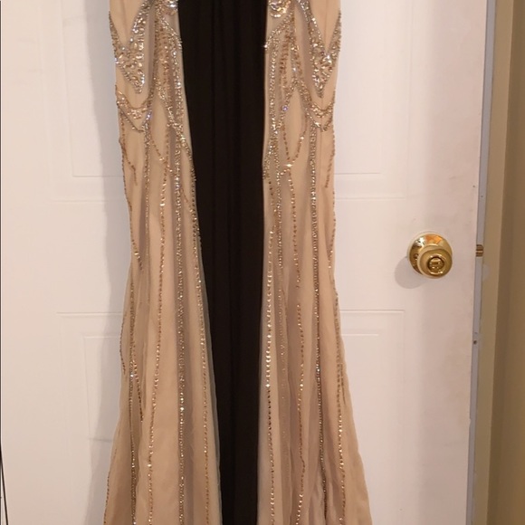 COPY - Swarovski crystal evening gown size 4 - Picture 8 of 16